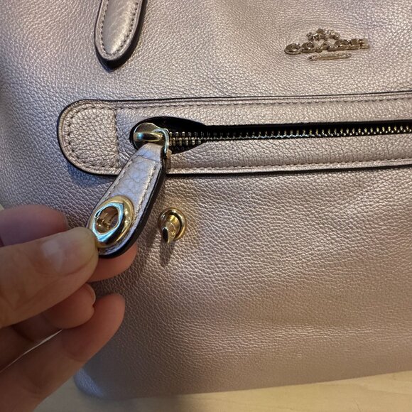 ✨ Coach Taylor Tote | Pink Metallic Pebble Leather ✨ - Picture 5 of 12